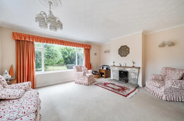High Street, Haydon Wick, SN25, photo 2