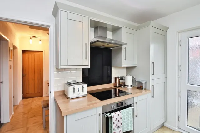 St. Johns Way, Harrogate, HG1, photo 2
