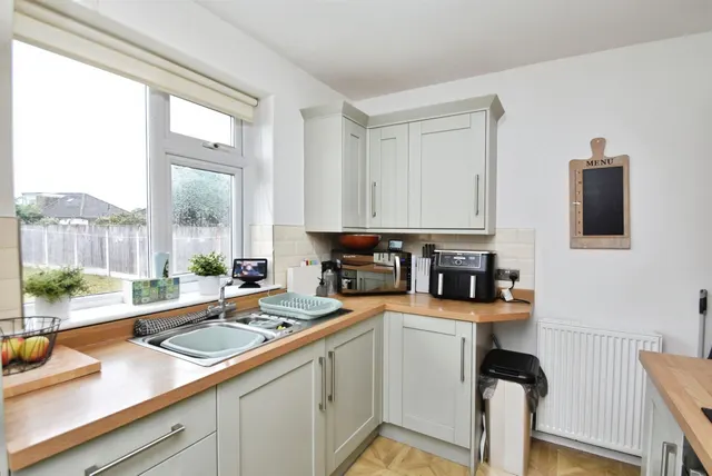 St. Johns Way, Harrogate, HG1, photo 3