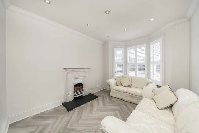 Wimbledon Road, SW17, photo 2