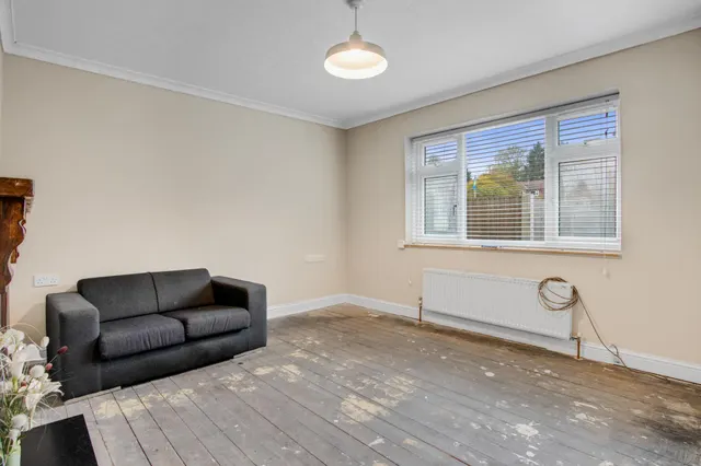 Brooklands Road, Wakefield, WF2, photo 2