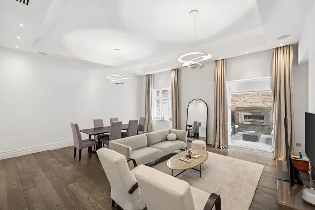 Kensington Court, London, W8, photo 1