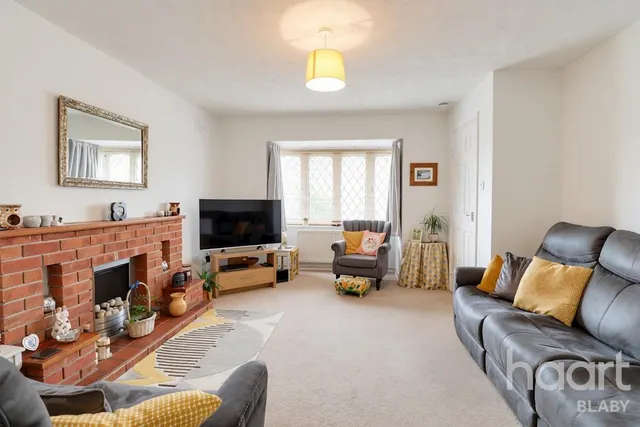 Aquitaine Close, Leicester, LE19, photo 2