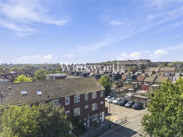 Photo 3 — Hallam Road, London, N15