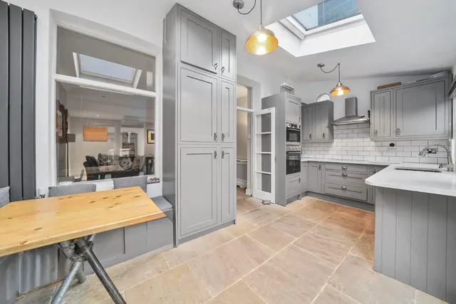 Brondesbury Villas, London, NW6, photo 3