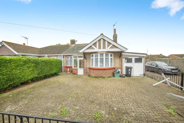 Lake Avenue, Clacton-On-Sea, CO15, photo 1