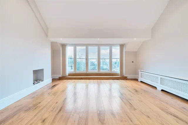 Photo 3 — Fitzjohns Avenue, Hampstead, London, NW3 6PH