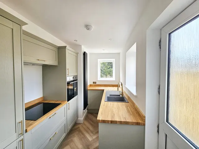 Photo 3 — Stanley Road, Tunbridge Wells, Kent, TN1 2RQ