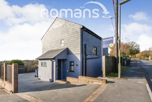 Upper Hale Road, Farnham, GU9, photo 1