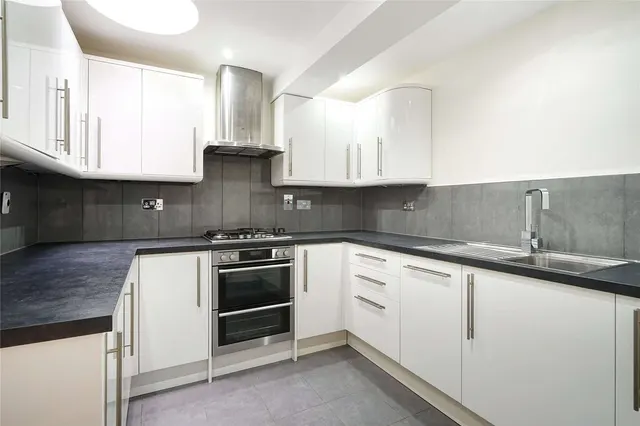 Photo 2 — Buckingham Gate, Westminster, London, SW1E 6BS