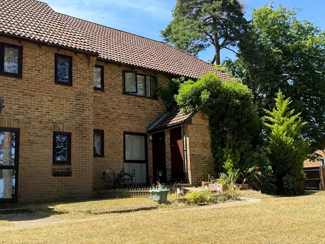 Bluebell Rise, Lightwater, GU18, photo 1