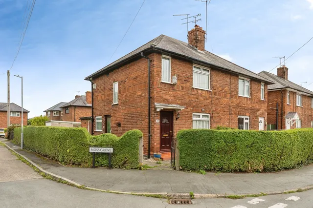 Victoria Road, Saltney, CH4, photo 1