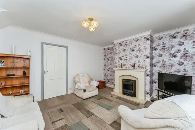 Victoria Road, Saltney, CH4, photo 3