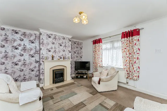 Victoria Road, Saltney, CH4, photo 2