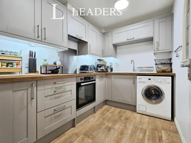 Hayling Close, Gosport, PO12, photo 2