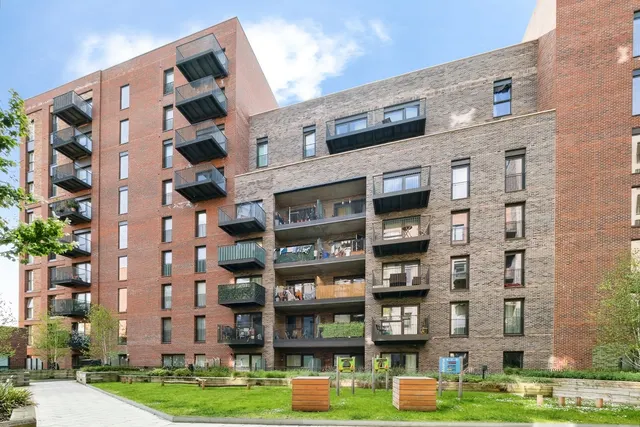 Ron Leighton Way, London, E6, photo 1