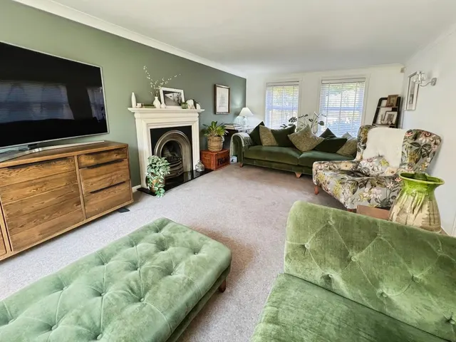 Chilcombe Drive, Priorslee, TF2, photo 3