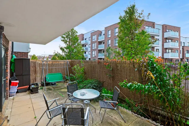 Williams Way, Wembley, HA0, photo 2