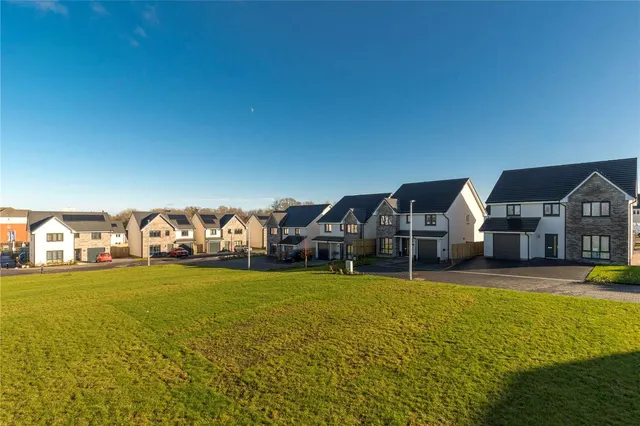 Glow Garren, Wellhall Road, Hamilton, ML3 9BZ, photo 1