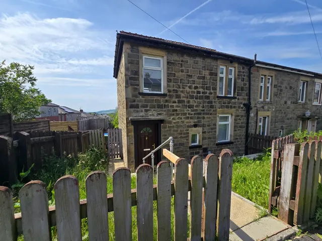 Cedar Avenue, Haslingden, Rossendale, BB4 5NH, photo 1