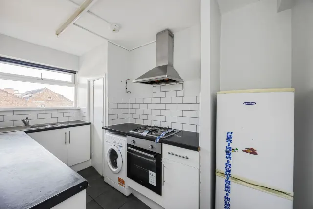 Photo 2 — Bridge Court, Lea Bridge Road, Leyton, E10