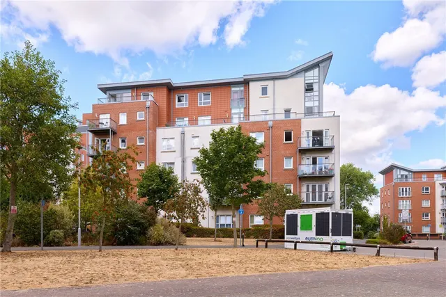 Avenel Way, Poole, BH15, photo 1