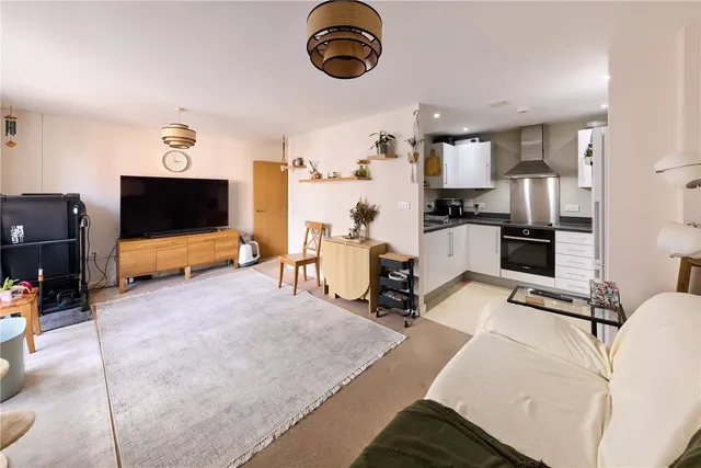 Avenel Way, Poole, BH15, photo 3