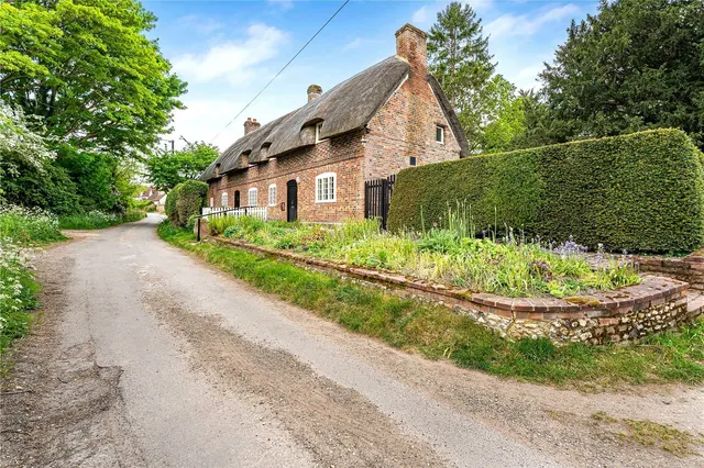Church Lane, Aston Rowant, OX49, photo 1