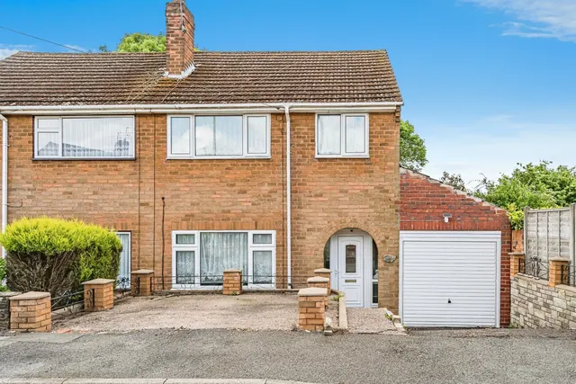 Lyttleton Close, DUDLEY, photo 1