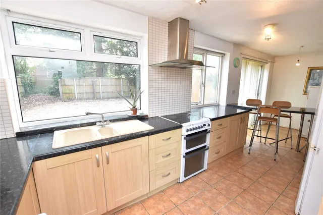 Photo 2 — Chatfield Close, Farnborough, Hampshire, GU14 6SS