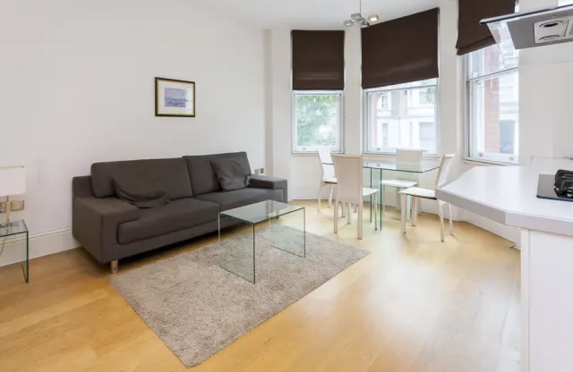 Nevern Square, Kensington, SW5, photo 2