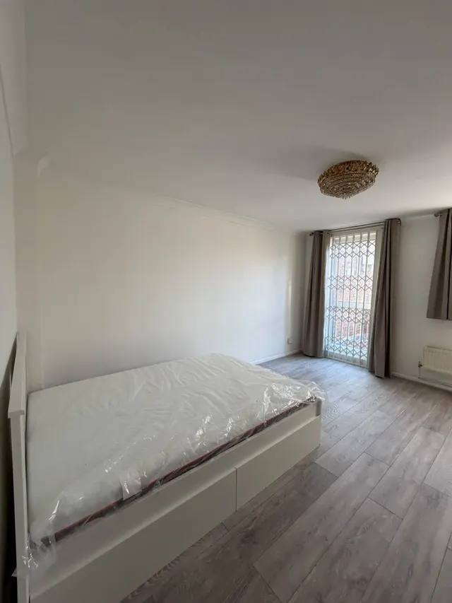 Kemps Drive, London, E14, photo 2