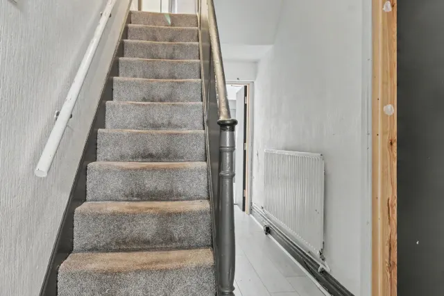 Bucknall New Road, Stoke-On-Trent, ST1, photo 3