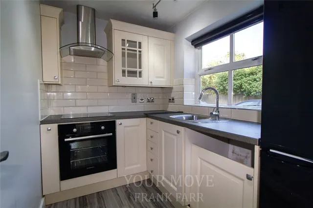 Photo 3 — Baxter Close, Slough, Berkshire, SL1