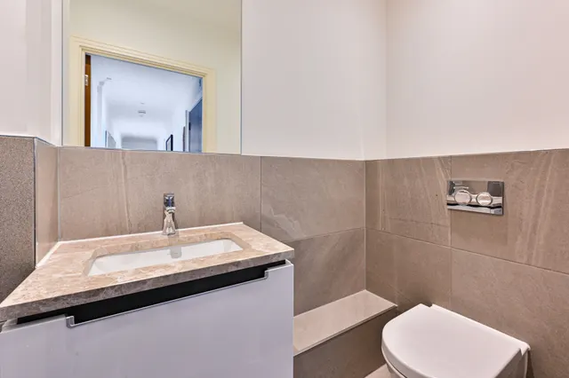 Photo 3 — 21 Palace Wharf, Rainville Road, London