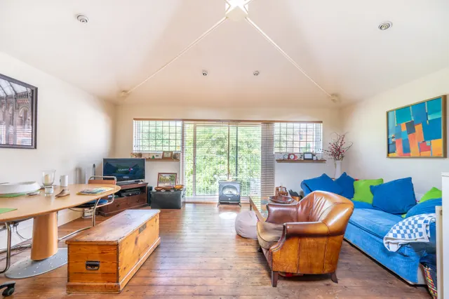 London, NW6, photo 3