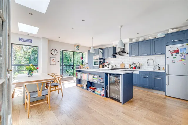 Gowan Avenue, London, SW6, photo 1