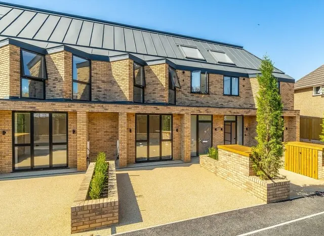 Winston Close, Wimbledon, SW20, photo 1