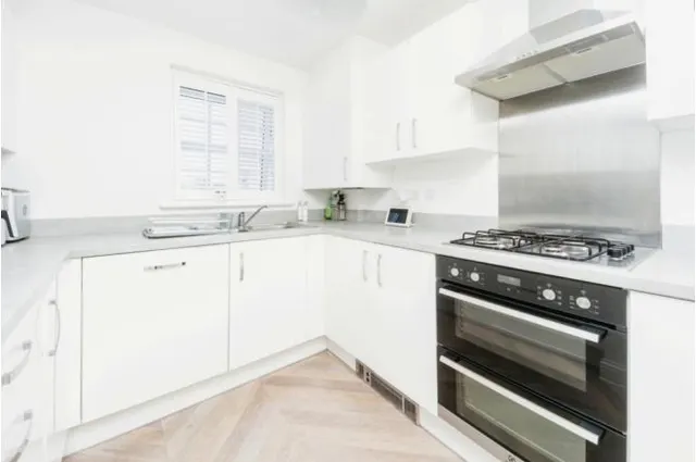Collins Way, Erith, DA8, photo 2