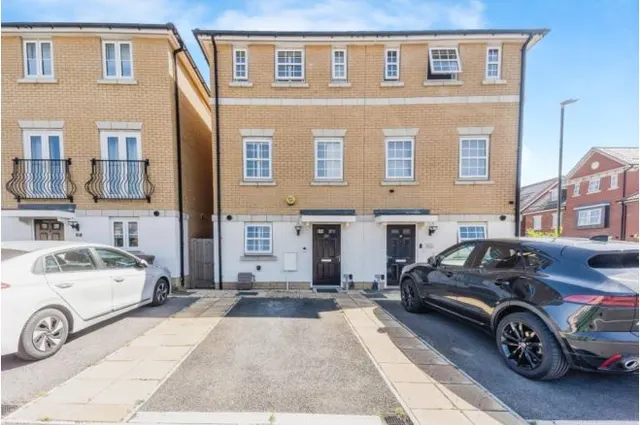 Collins Way, Erith, DA8, photo 1