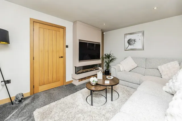 Kingfisher Drive, Wombwell, S73, photo 2