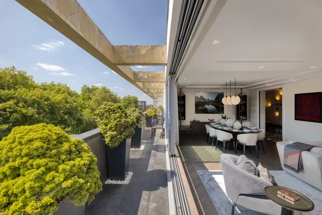Fitzhardinge House, Portman Square, Marylebone, London, photo 1