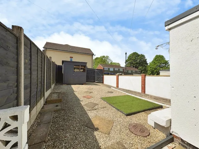 Photo 2 — Lyde Road, Yeovil