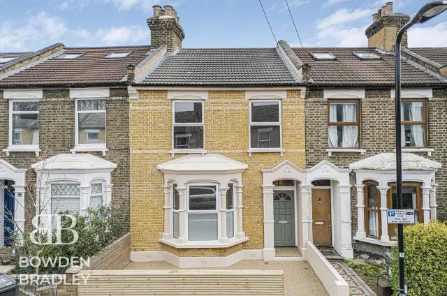 Napier Road, London, E11, photo 1