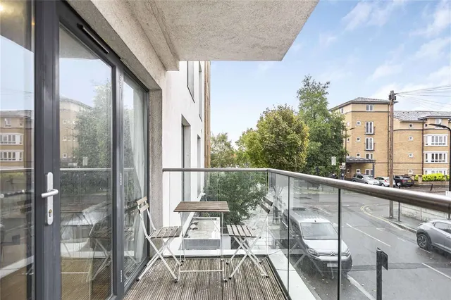 Photo 2 — Holly Street, Hackney, London, E8 3HS