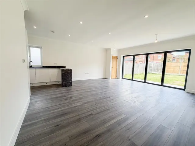 Napier Road, Crowthorne, photo 3