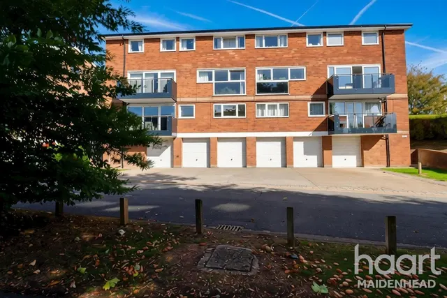 Denham Close, Maidenhead, SL6, photo 2