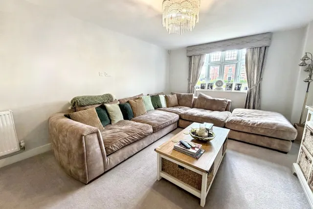 Russett Avenue, Manor Fields, CV11, photo 3