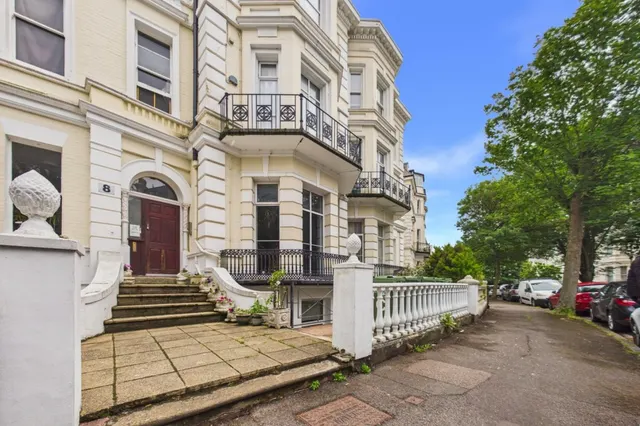 Trinity Crescent, Folkestone, photo 1