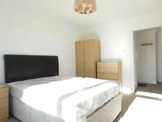 Photo 3 — Azalea Close, London, W7 3QA